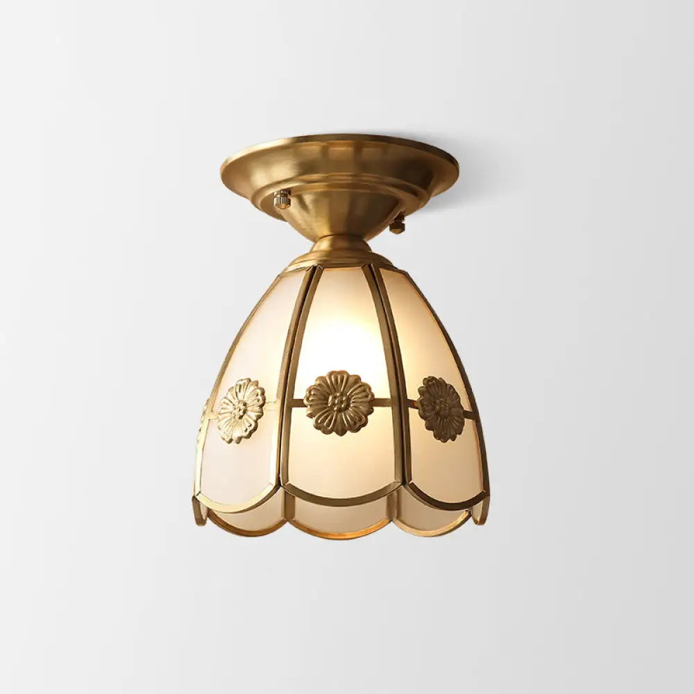 Minimalistisch Messing Plafondlamp met Geschulpte Metalen Kap - Compacte Halfsemi Plafondverlichting voor Hal en Slaapkamer