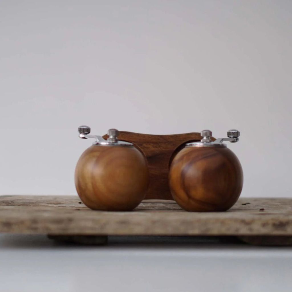 Peper- en Zoutmolen Set Hout met Bol-Maalwerk en Standaard voor Tafel Keuken Eetkamer Scandinavisch Design
