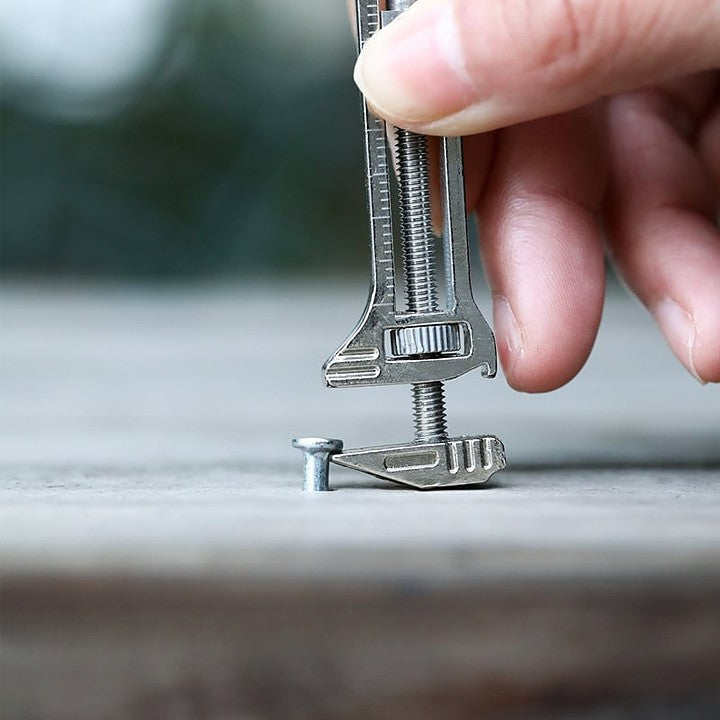 Multifunctionele Compacte Steeksleutel met Geïntegreerde Flesopener en Meetschaal voor Klussen Camping Outdoor