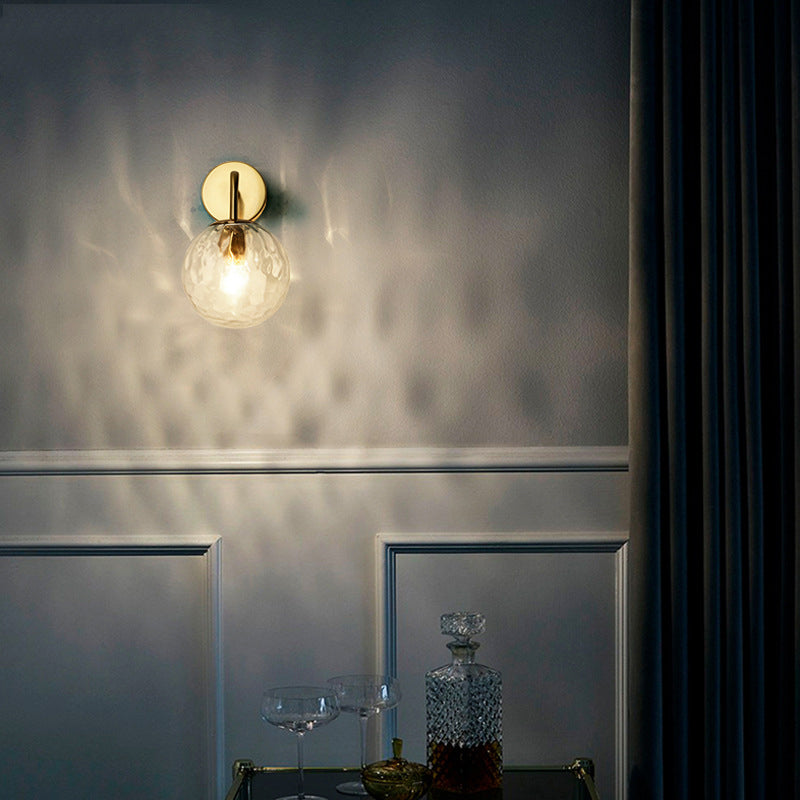 Glazen Wandlamp met Geribbeld Glas en Gouden Armatuur - Minimalistische Verlichting voor Woonkamer en Gang