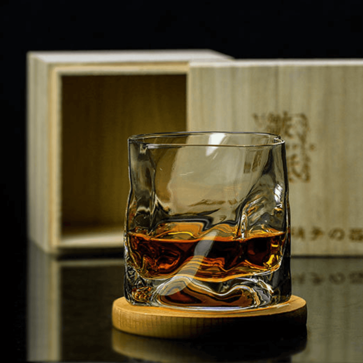 Edo Kiriko whiskyglas met Japans geslepen kristal en crumple design