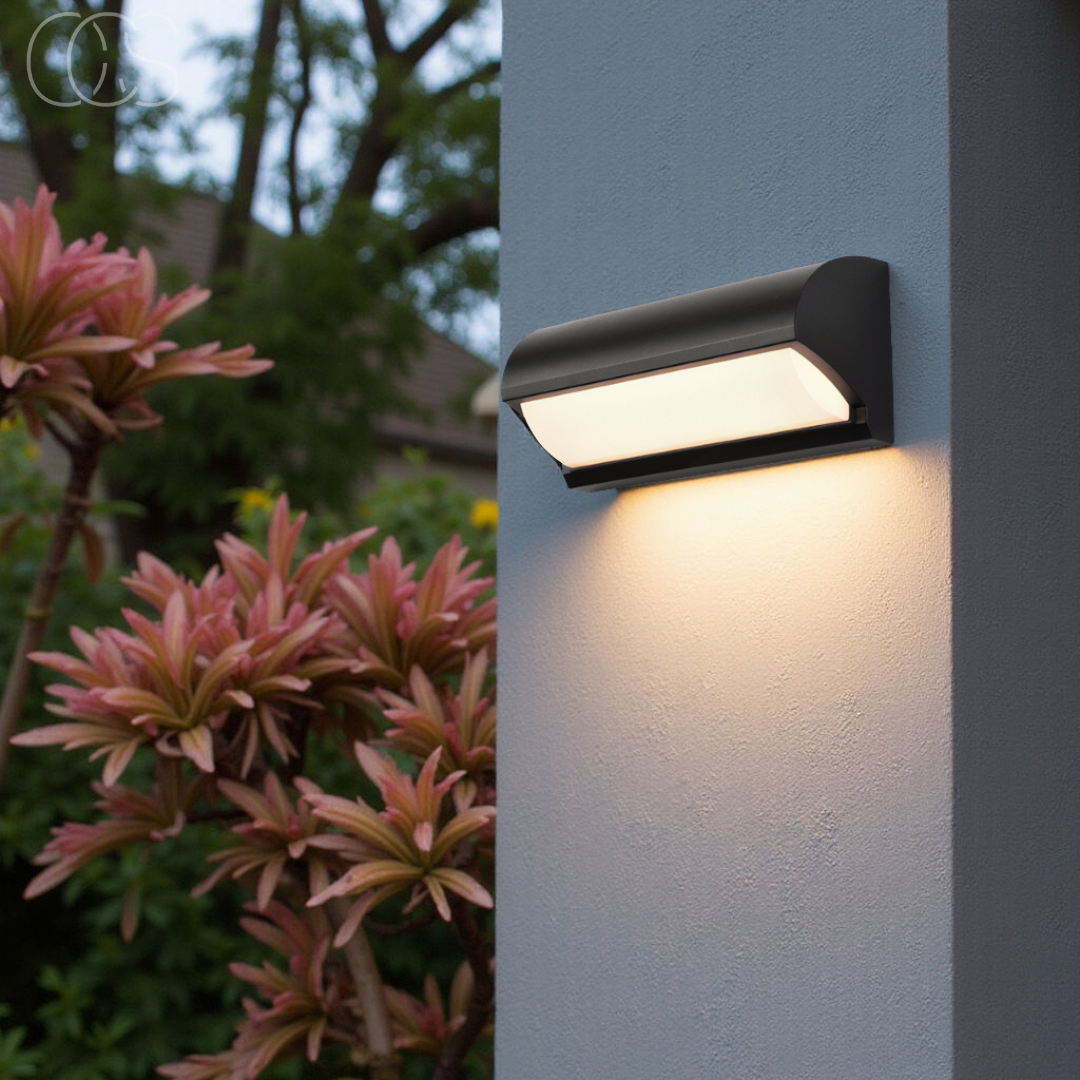 LED Buitenwandlamp Zwart IP65 Waterdicht 20W 960 Lumen Warm Wit 3000K Modern Design Tuinverlichting Gevel