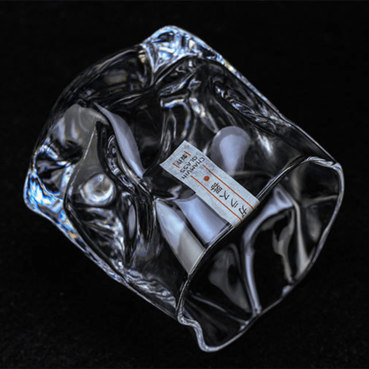 Edo Kiriko whiskyglas met Japans geslepen kristal en crumple design