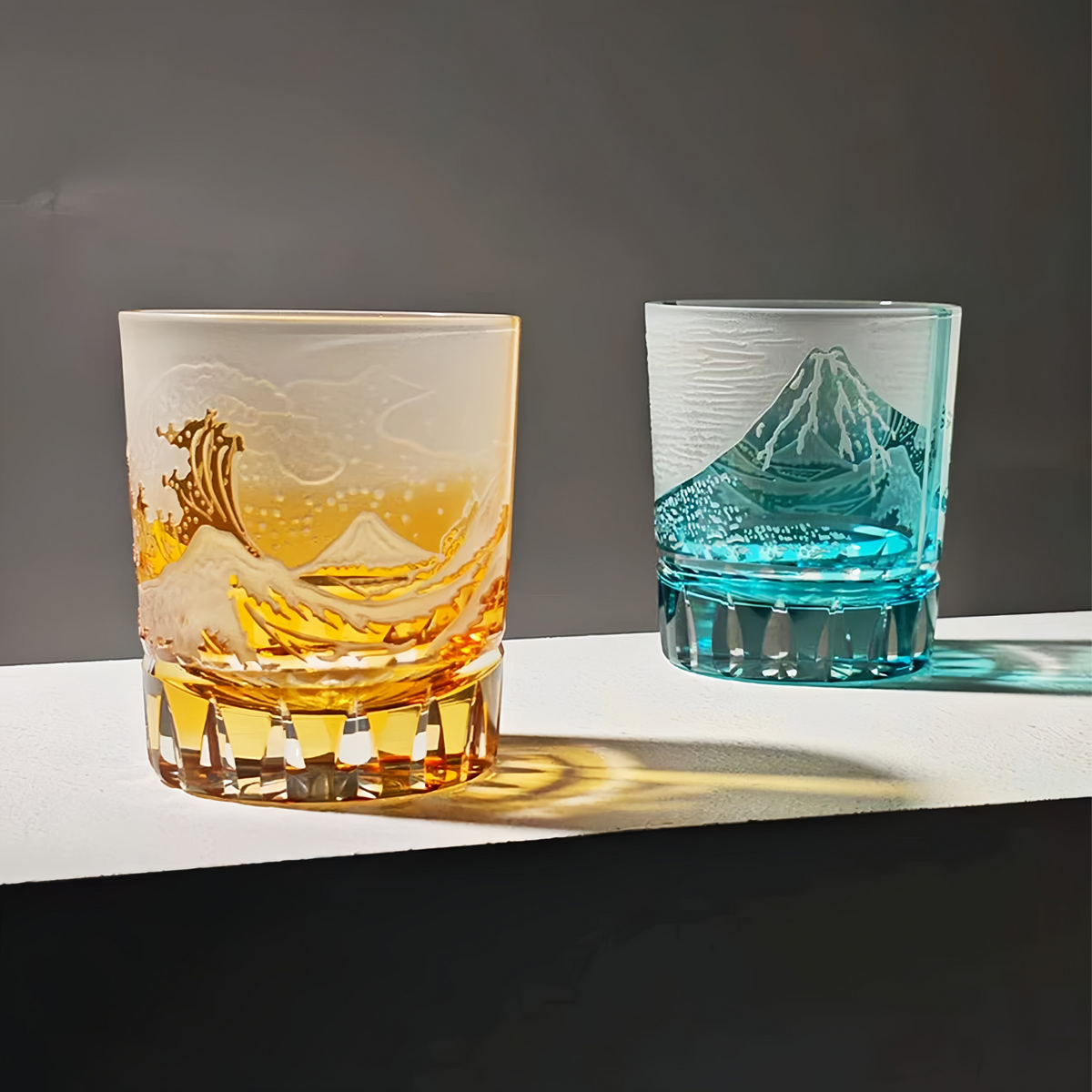 Handgeslepen Japans Whiskyglas met Fuji Golfmotief - Kristal Geschenkset met Houten Doos