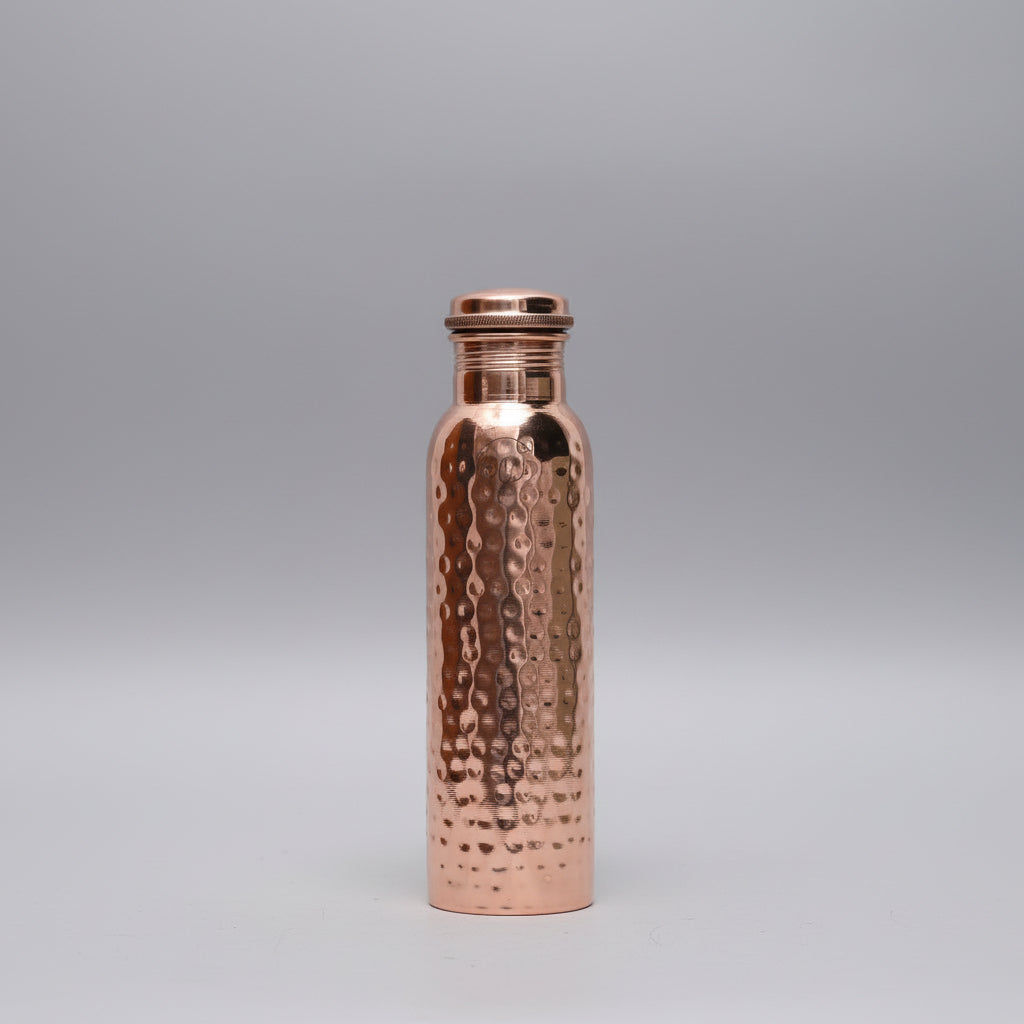 Ayurveda Waterfles Koper 800ML Gehamerd Lekvrij Nachtkastje