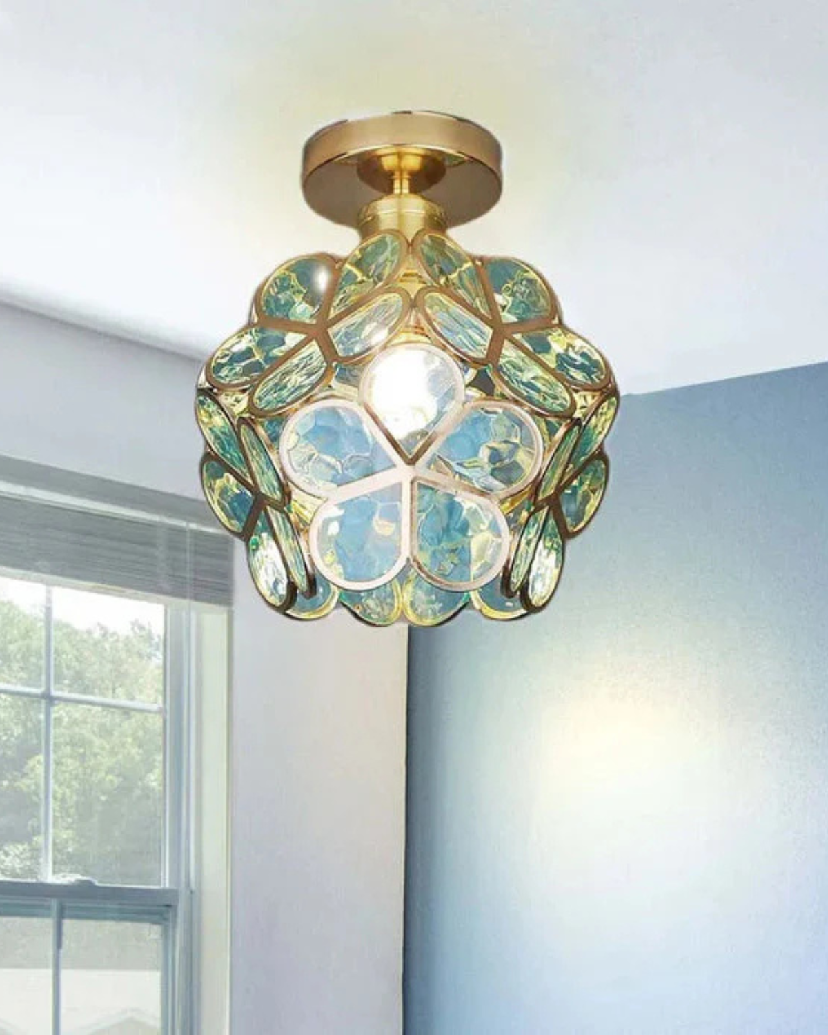 Moderne plafondlamp met bloemdesign in acryl en goudkleurig ijzer - luxe LED designlamp 20 cm