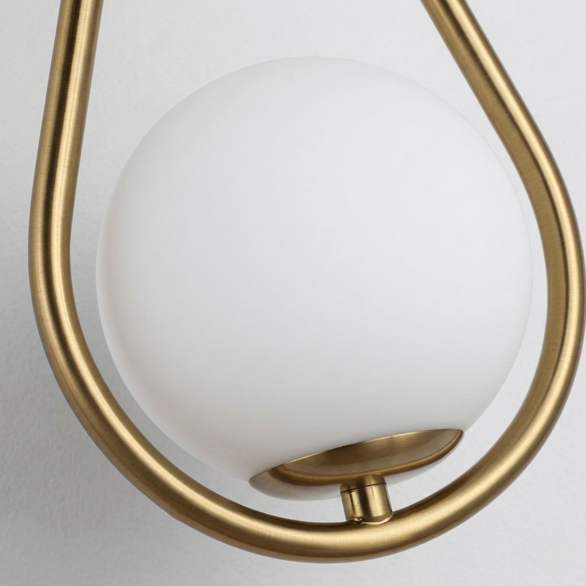 Nordische Wandlamp met Glazen Bol - Minimalistische Verlichting voor Scandinavische Interieurs