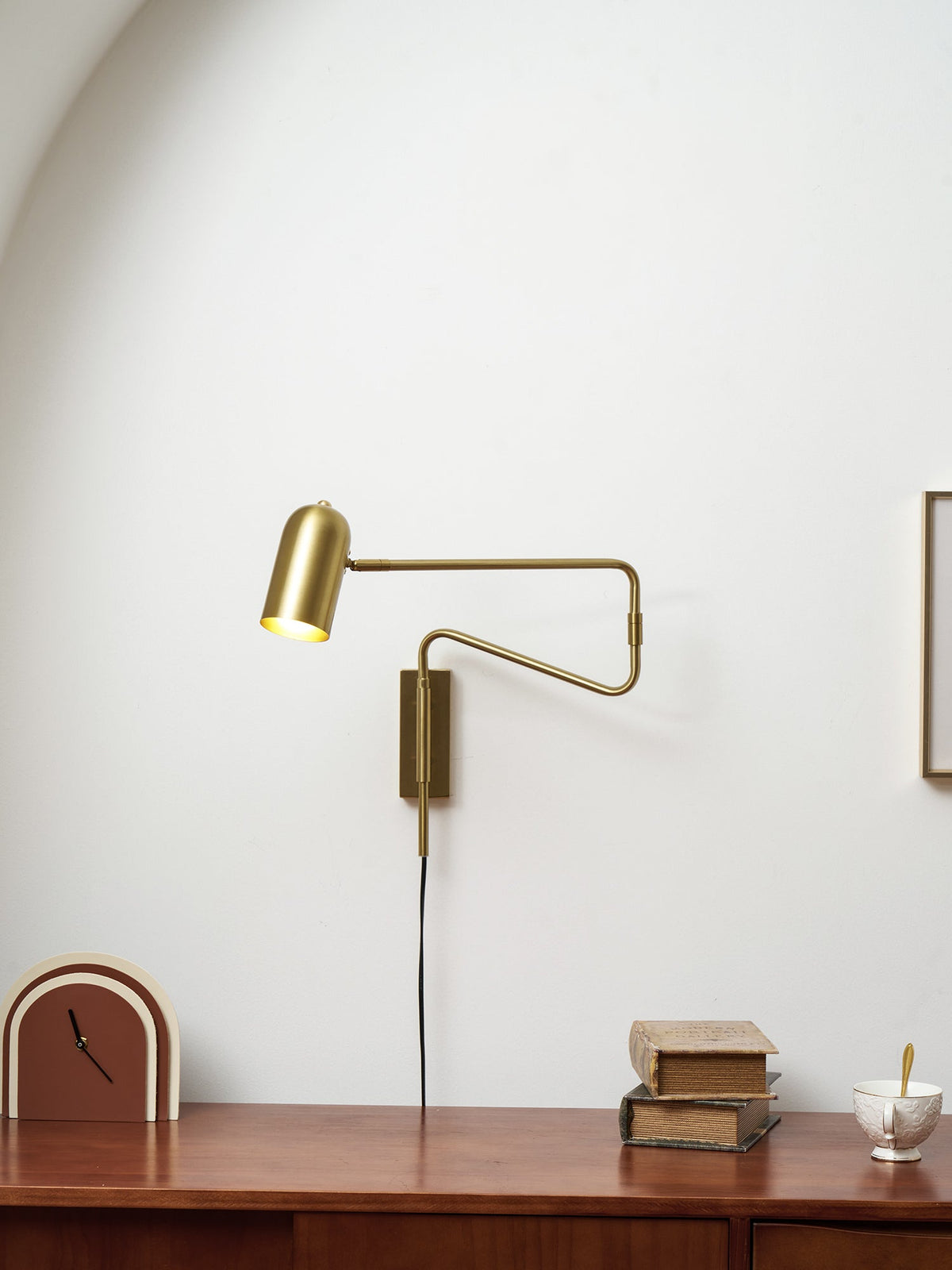 Verstelbare Wandlamp met Plug | Draaibare Arm en Zwenkkap | Perfect voor Slaapkamer en Leeshoek
