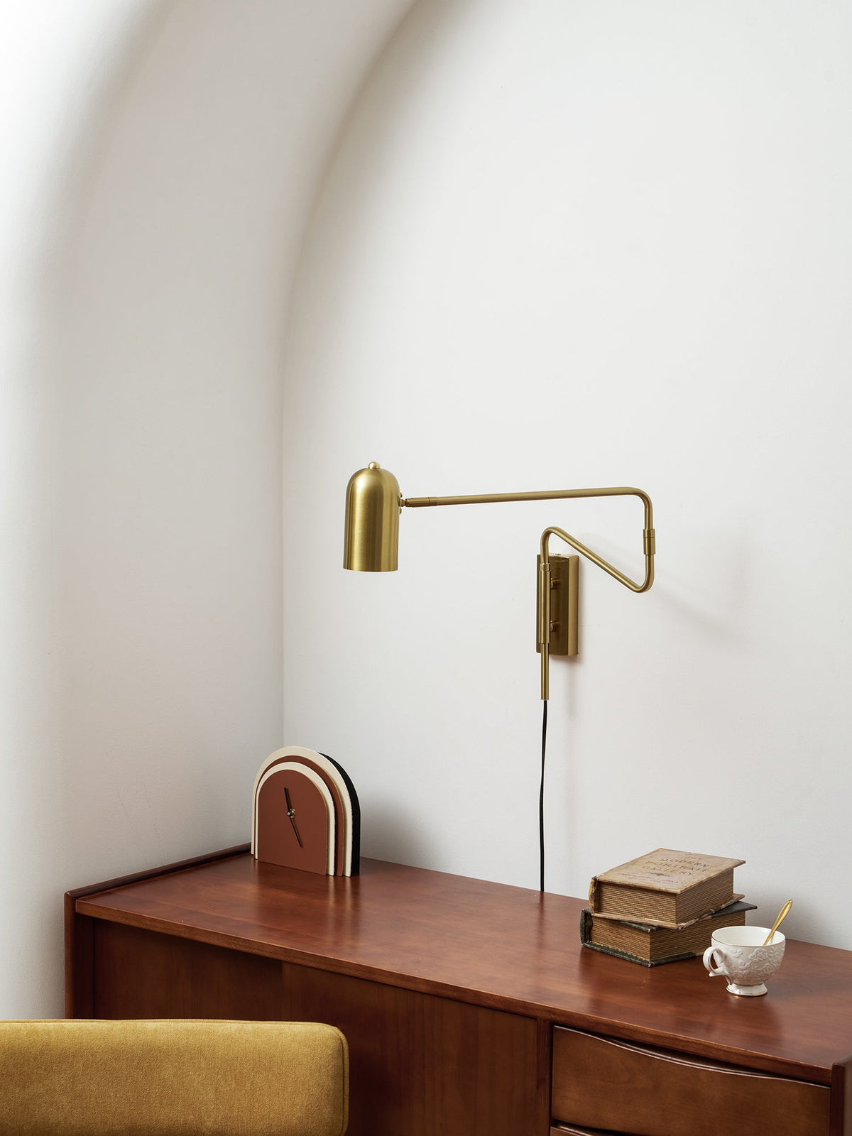 Verstelbare Wandlamp met Plug | Draaibare Arm en Zwenkkap | Perfect voor Slaapkamer en Leeshoek