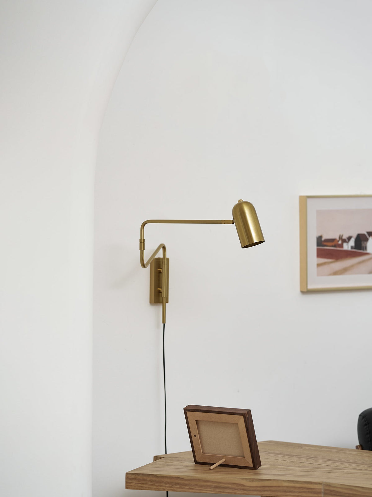 Verstelbare Wandlamp met Plug | Draaibare Arm en Zwenkkap | Perfect voor Slaapkamer en Leeshoek