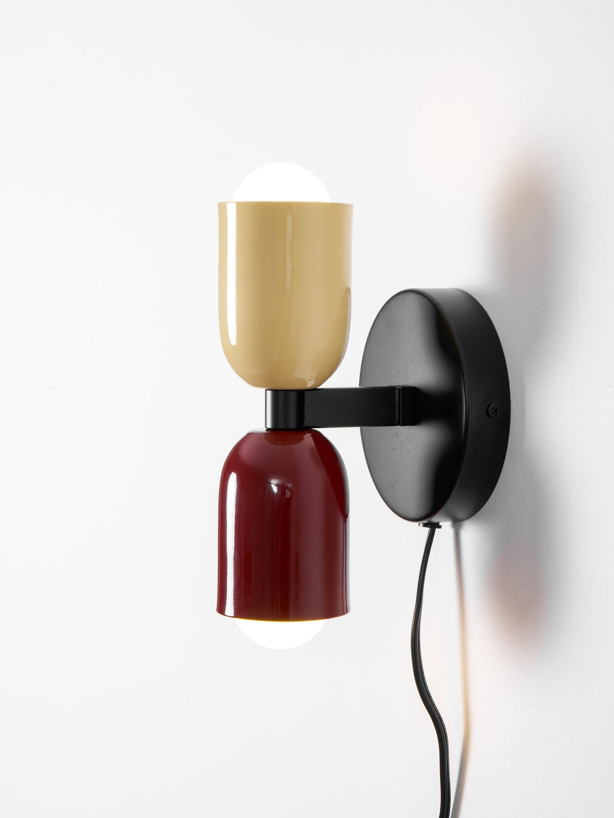 Dubbele Wandlamp met Stekker Lichtrichting Boven en Beneden Metalen Armatuur Gekleurde Kap E26 / E27 Fitting