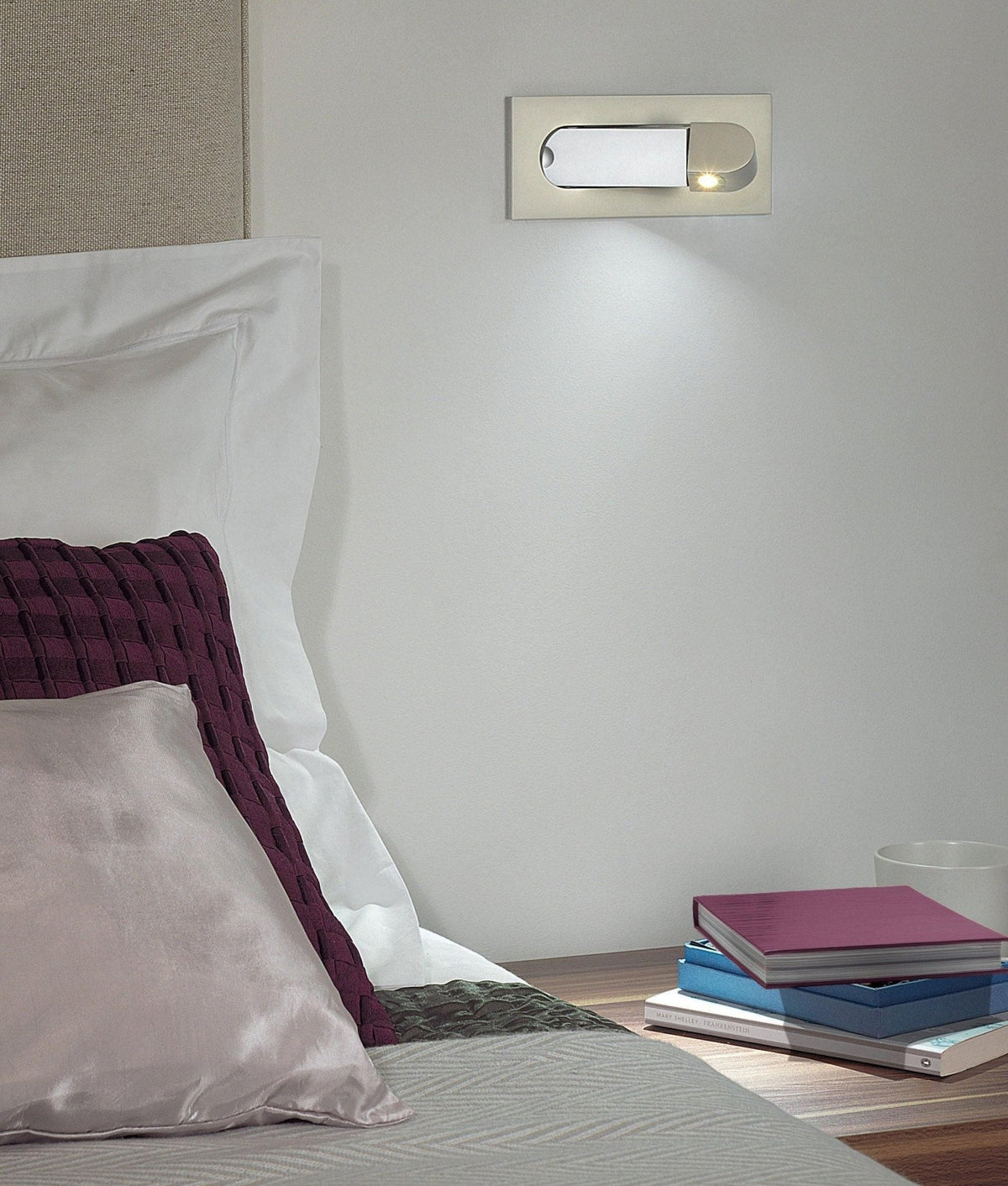 LED wandlamp met verborgen schakelaar - druk in, druk uit - verstelbare kop voor leeslicht naast bed