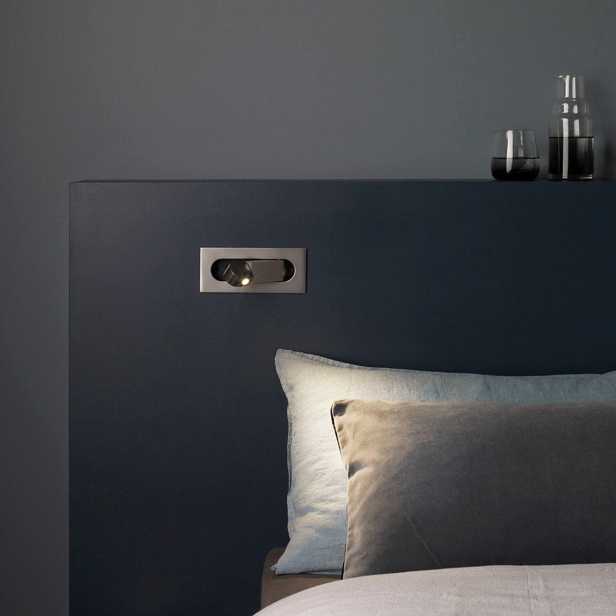 LED wandlamp met verborgen schakelaar - druk in, druk uit - verstelbare kop voor leeslicht naast bed