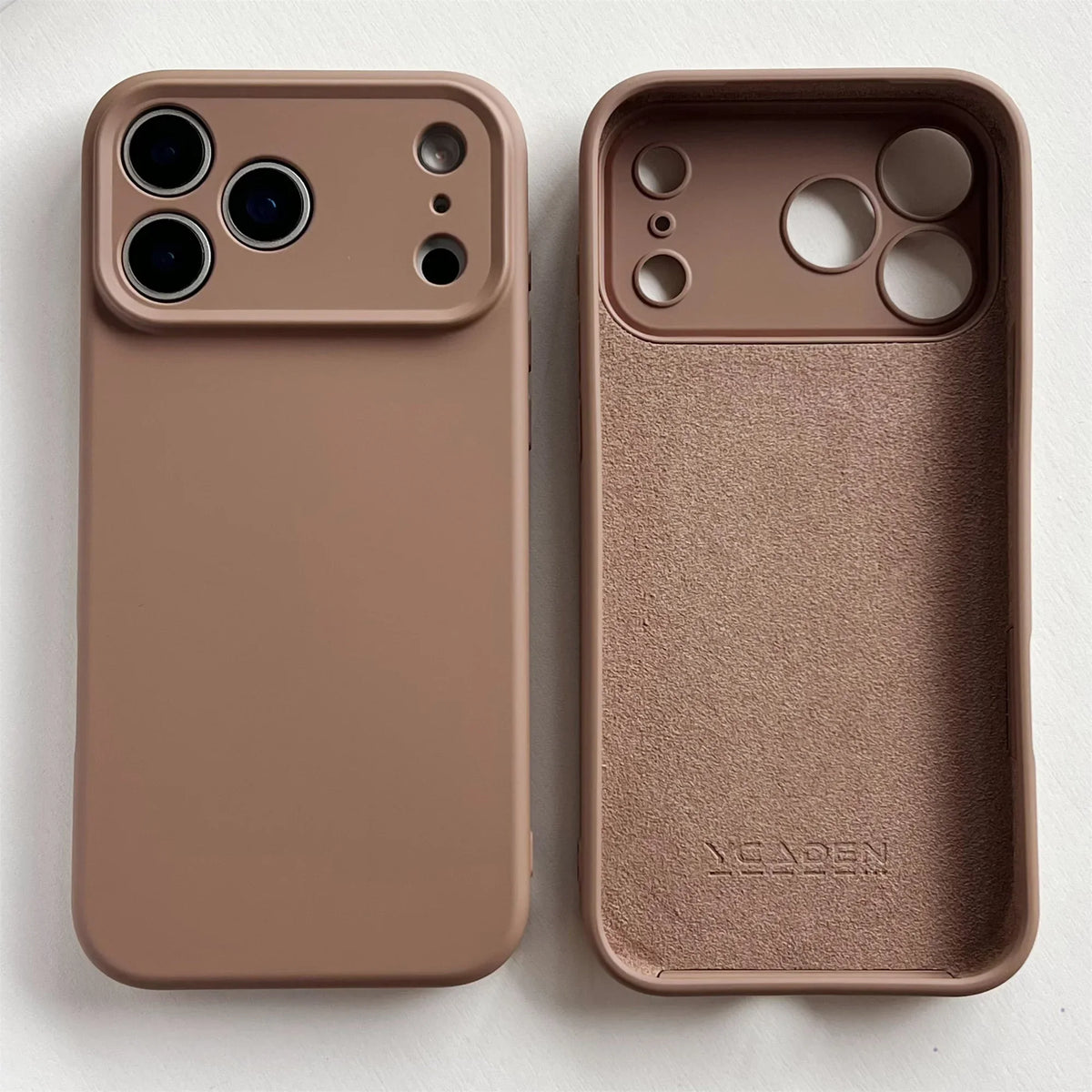 Zacht Siliconen iPhone Hoesje met Verhoogde Rand Camera Bescherming 14 15 16 17 Minimalistische Stijl