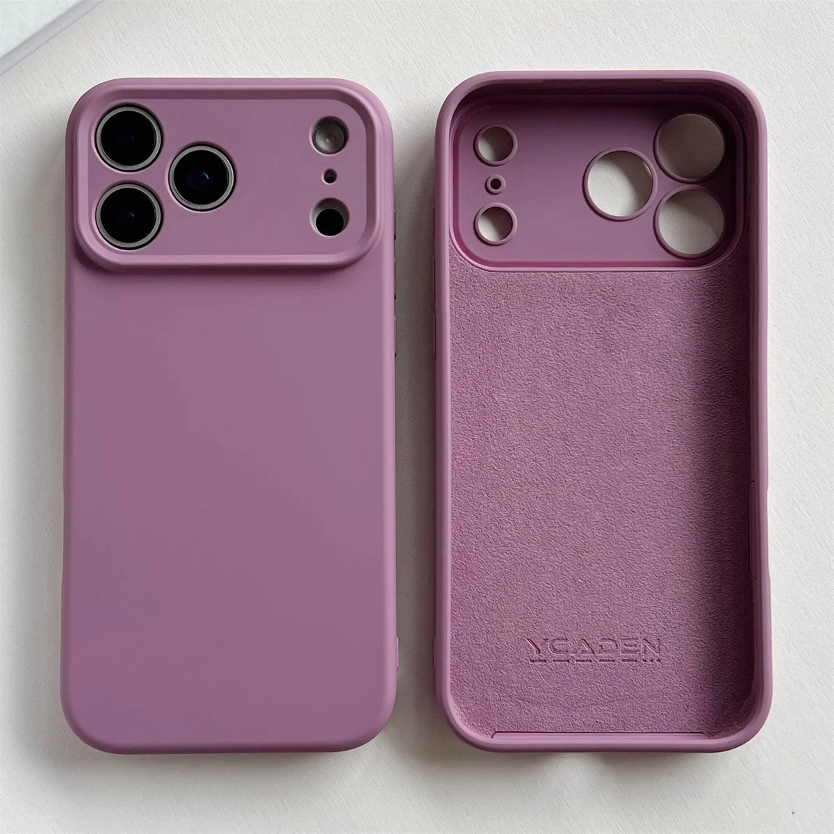 Zacht Siliconen iPhone Hoesje met Verhoogde Rand Camera Bescherming 14 15 16 17 Minimalistische Stijl