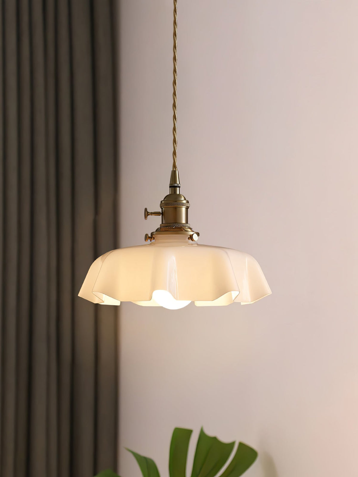 Geplooide Glazen Hanglamp met Messing Armatuur - Vintage Franse Stijl in Wit, Beige, Roze of Blauw - Verstelbare Kabel 150 cm
