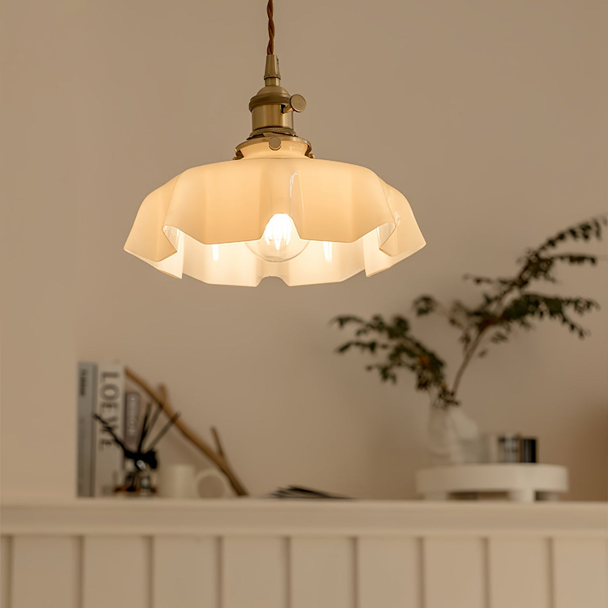 Geplooide Glazen Hanglamp met Messing Armatuur - Vintage Franse Stijl in Wit, Beige, Roze of Blauw - Verstelbare Kabel 150 cm