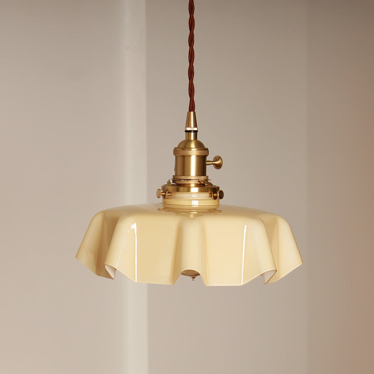 Geplooide Glazen Hanglamp met Messing Armatuur - Vintage Franse Stijl in Wit, Beige, Roze of Blauw - Verstelbare Kabel 150 cm