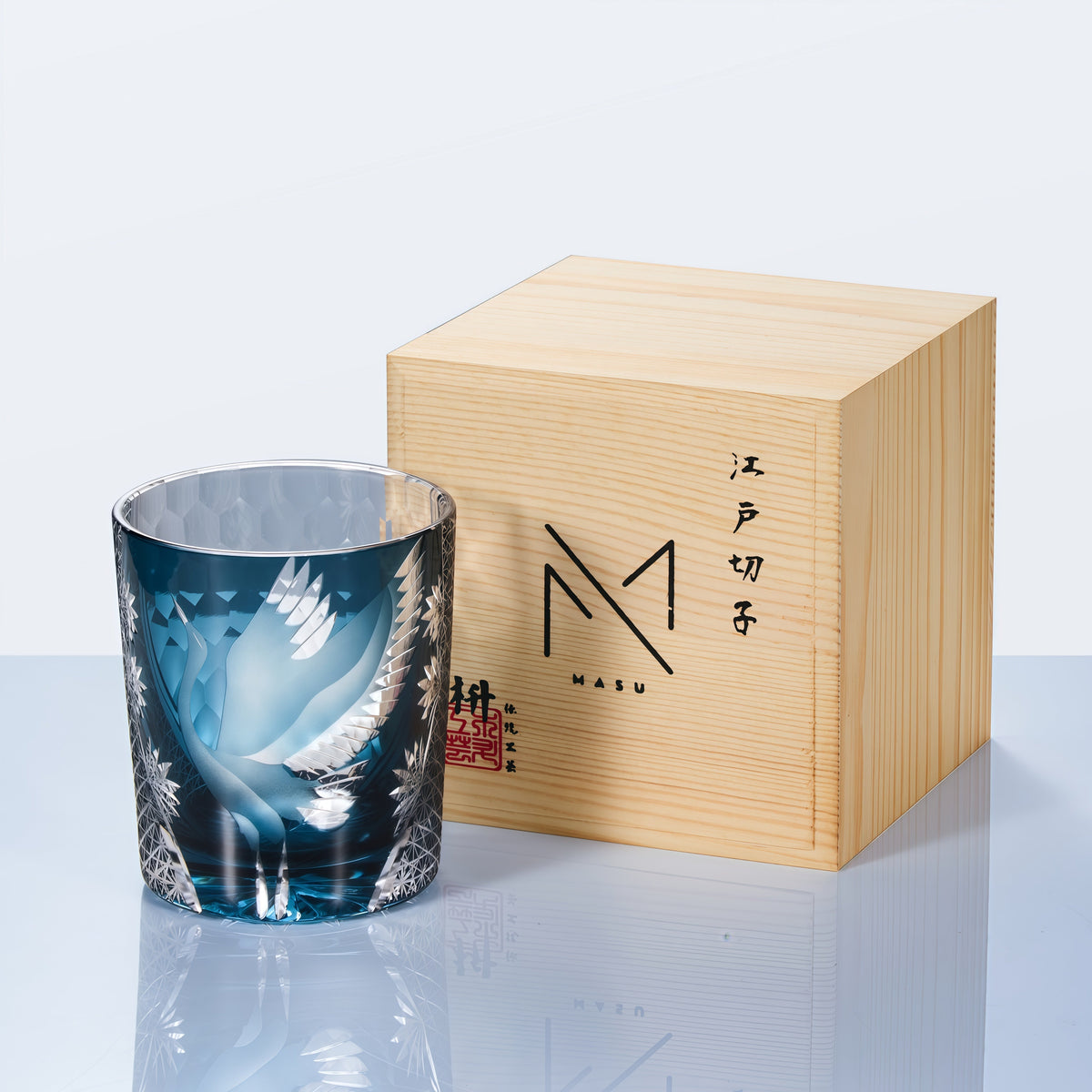 Japans Whiskyglas met Kraanmotief en Houten Presentatiebox - Handgeslepen Kristal voor Whiskyliefhebbers