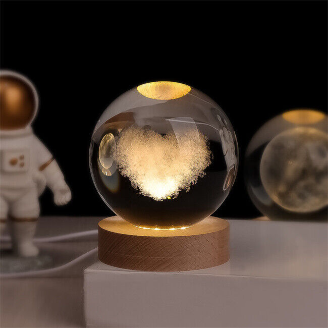 Glazen Bol met LED Verlichting 7cm Kosmos Ontwerp Decoratieve Nachtlamp Houten Standaard USB Sfeerlamp