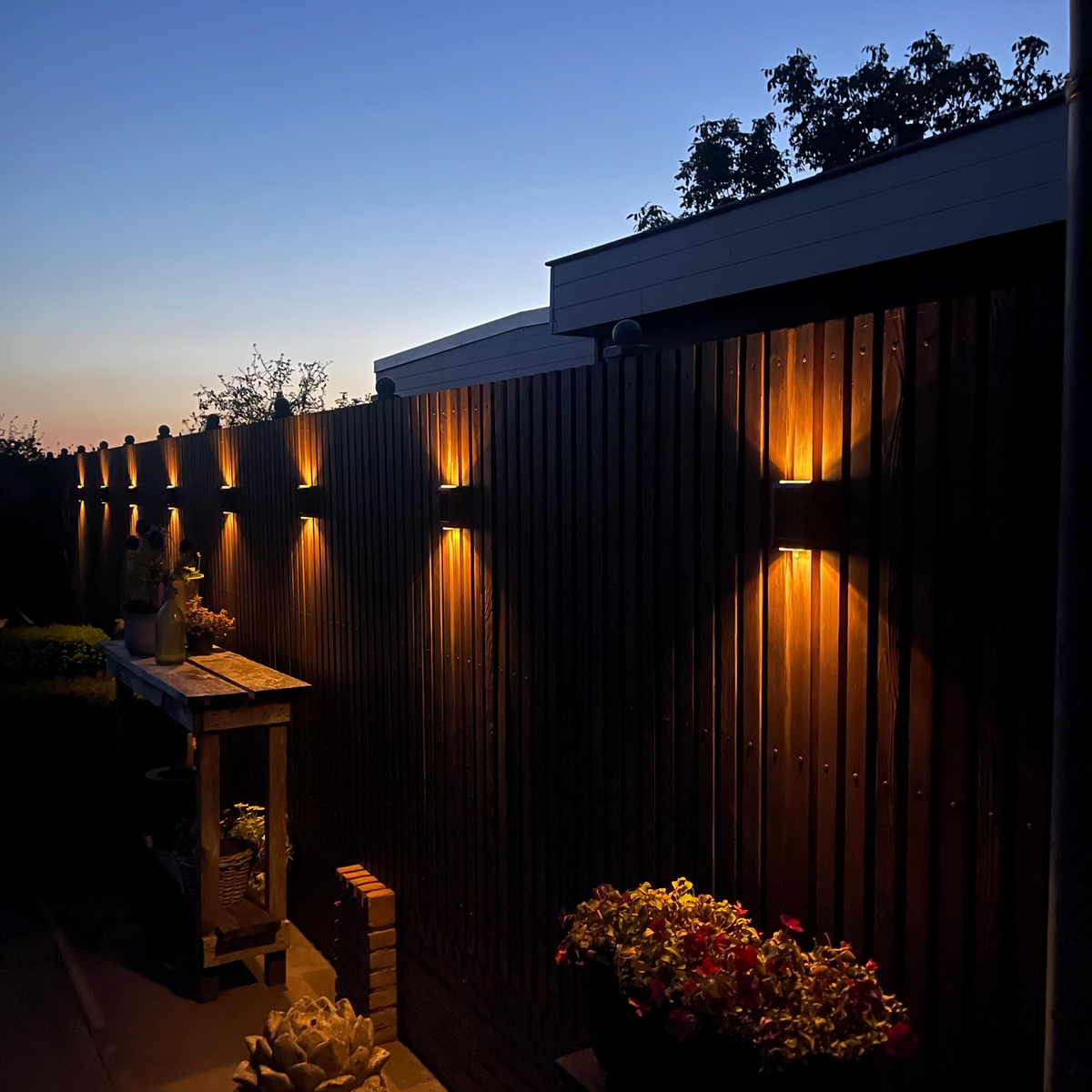 Solar LED Buitenlamp Wandmontage Warmwit Licht Waterdicht IP65 Tuinverlichting Zonne-energie Bewegingssensor