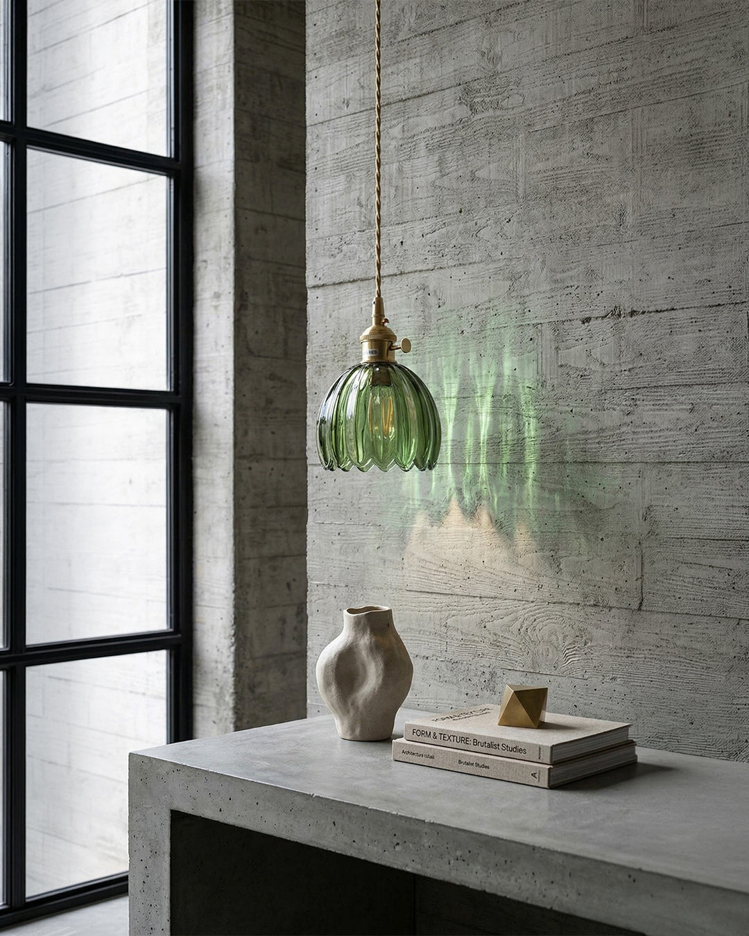 MAREN Hanglamp - Japanse Bloemvormige Glazen Lamp met Zacht Diffuus Licht - Verkrijgbaar in Groen, Transparant, Amber en Rookgrijs - Ø12cm x H18cm