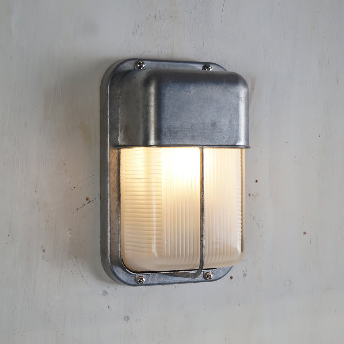 Vintage Buitenlamp Messing met Glazen Kap - Wandverlichting voor Terras & Tuin