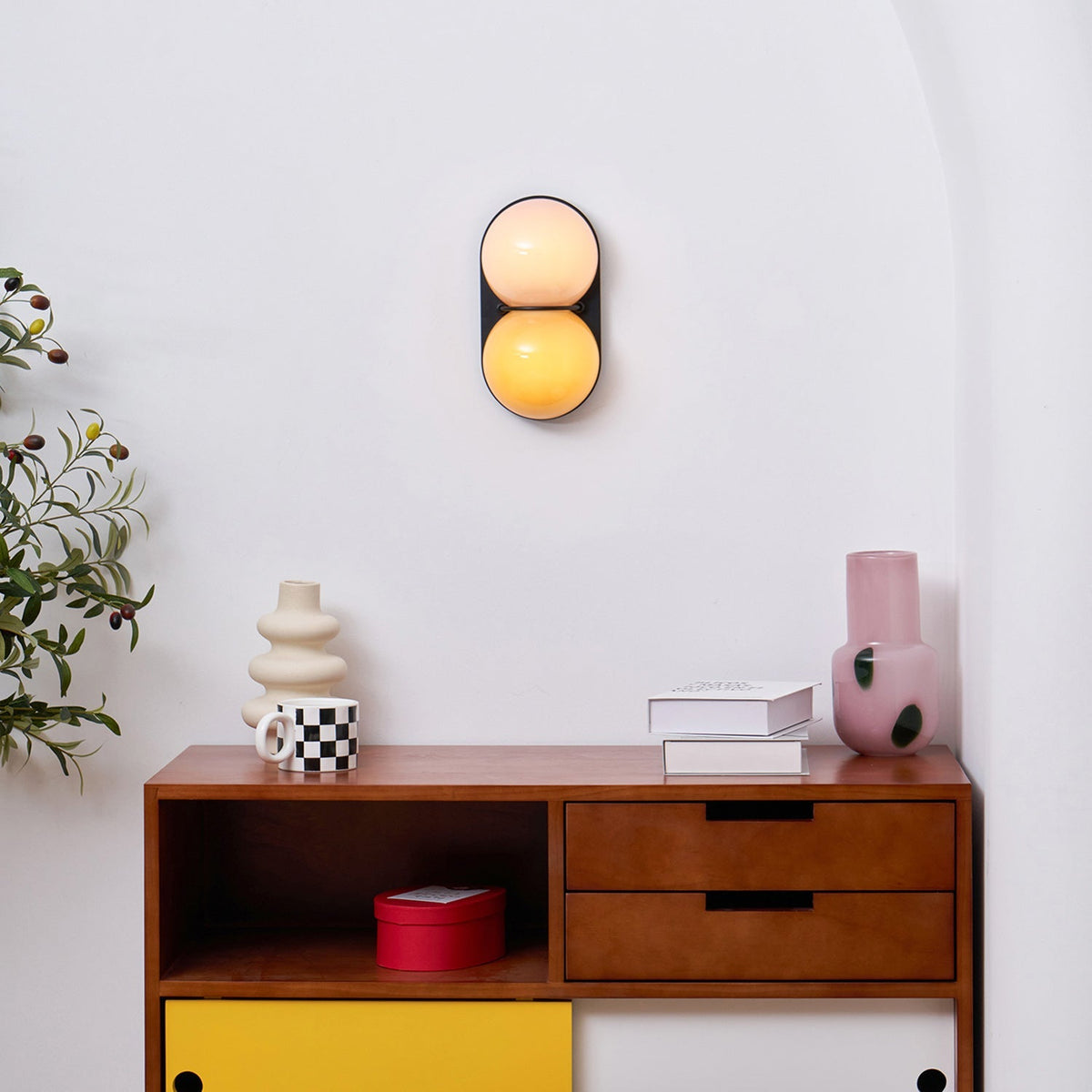 Moderne Dubbele Glazen Wandlamp - Speelse Verlichting met Gekleurde Glazen voor Slaapkamer & Kinderkamer