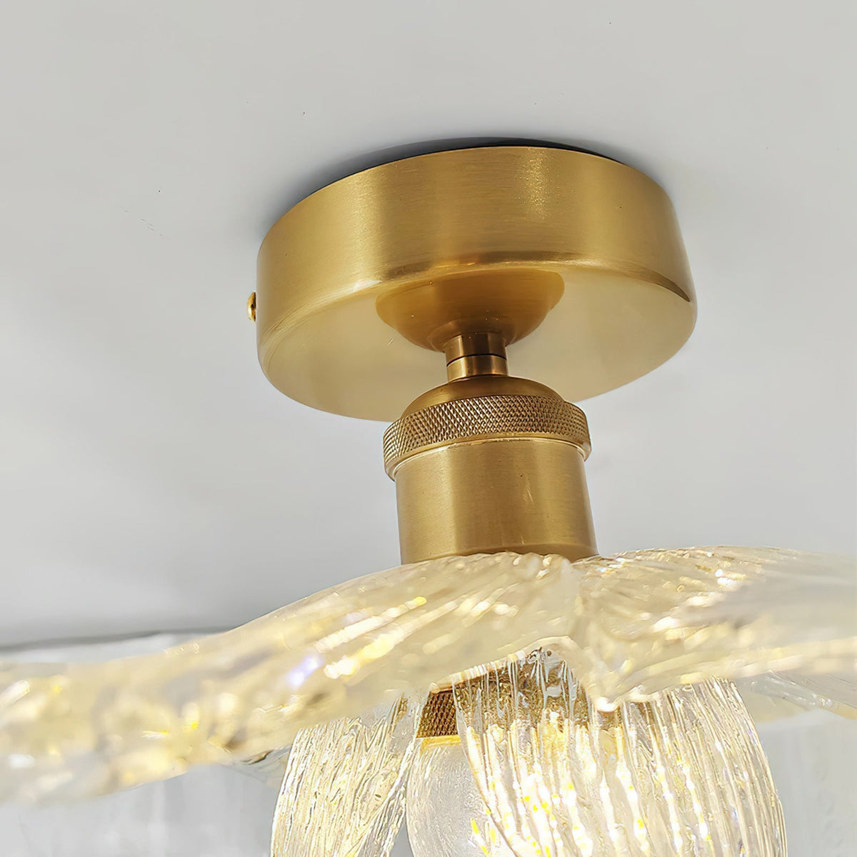 Plafondlamp met Bloesemontwerp in Hars en Messing - Elegante Verlichting voor Slaapkamer en Gang