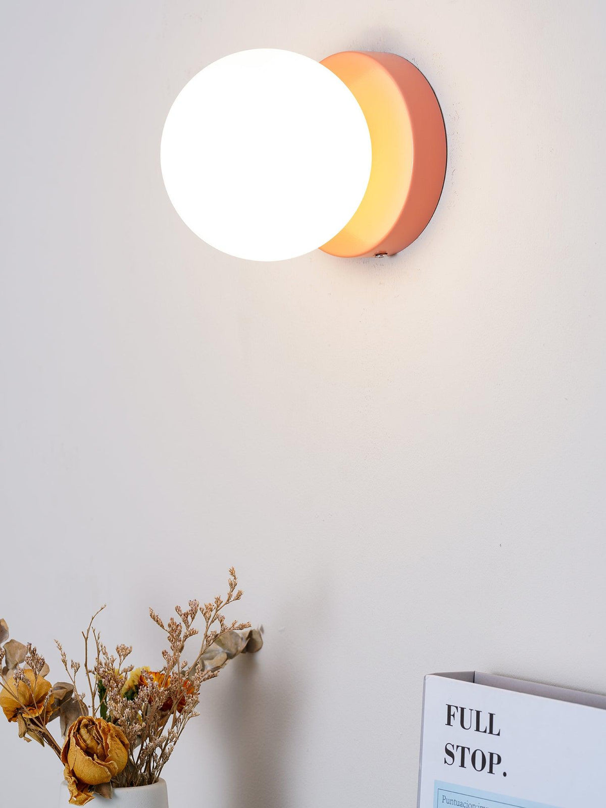 Nuvol Wandlamp - Metalen Wandspot met Glazen Bol ø12cm - Compacte Wandverlichting in 5 Kleuren