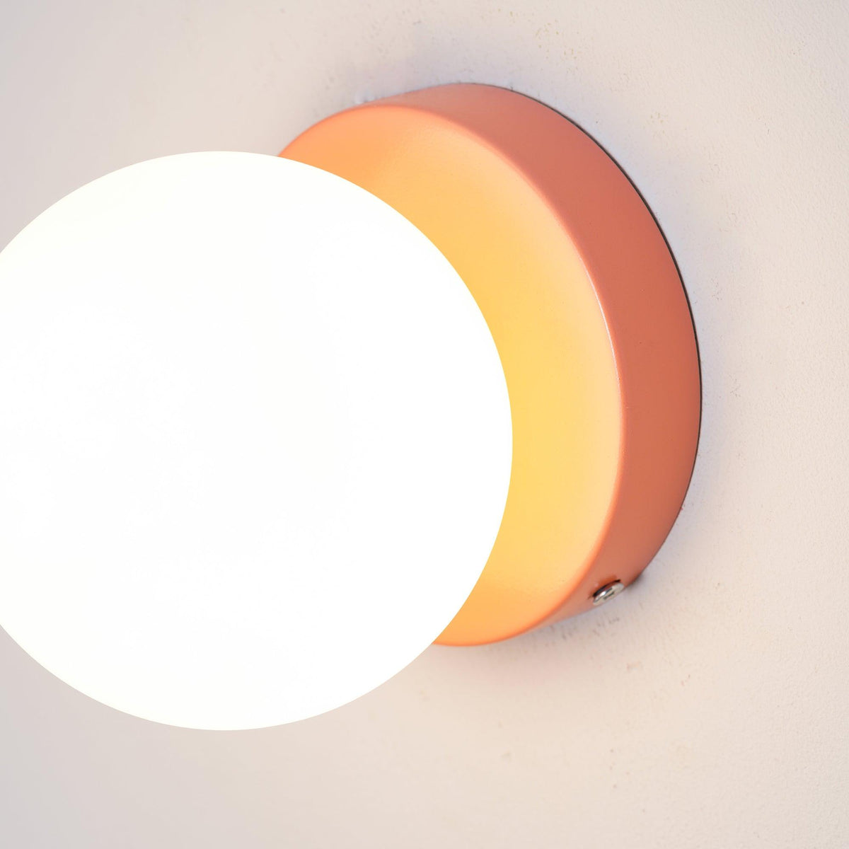 Nuvol Wandlamp - Metalen Wandspot met Glazen Bol ø12cm - Compacte Wandverlichting in 5 Kleuren