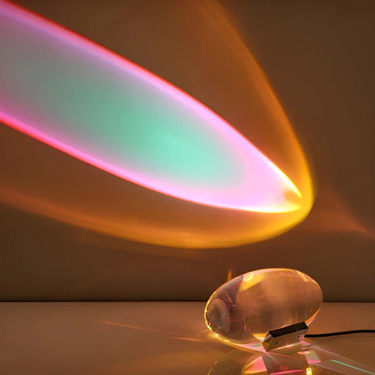 Ovale Kristallen Tafellamp met Chroom Sokkel - LED Sfeerverlichting in Warm Wit, Blauw-Paars of Zonsondergangstinten - Stemmingslicht voor Slaapkamer en Woonruimte