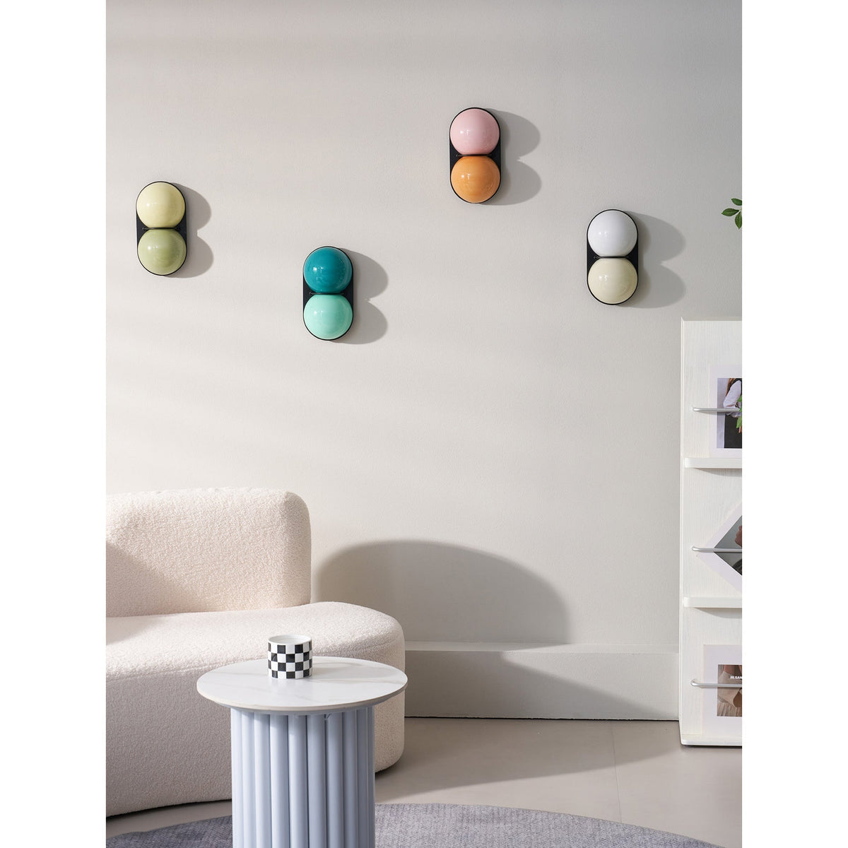 Moderne Dubbele Glazen Wandlamp - Speelse Verlichting met Gekleurde Glazen voor Slaapkamer & Kinderkamer
