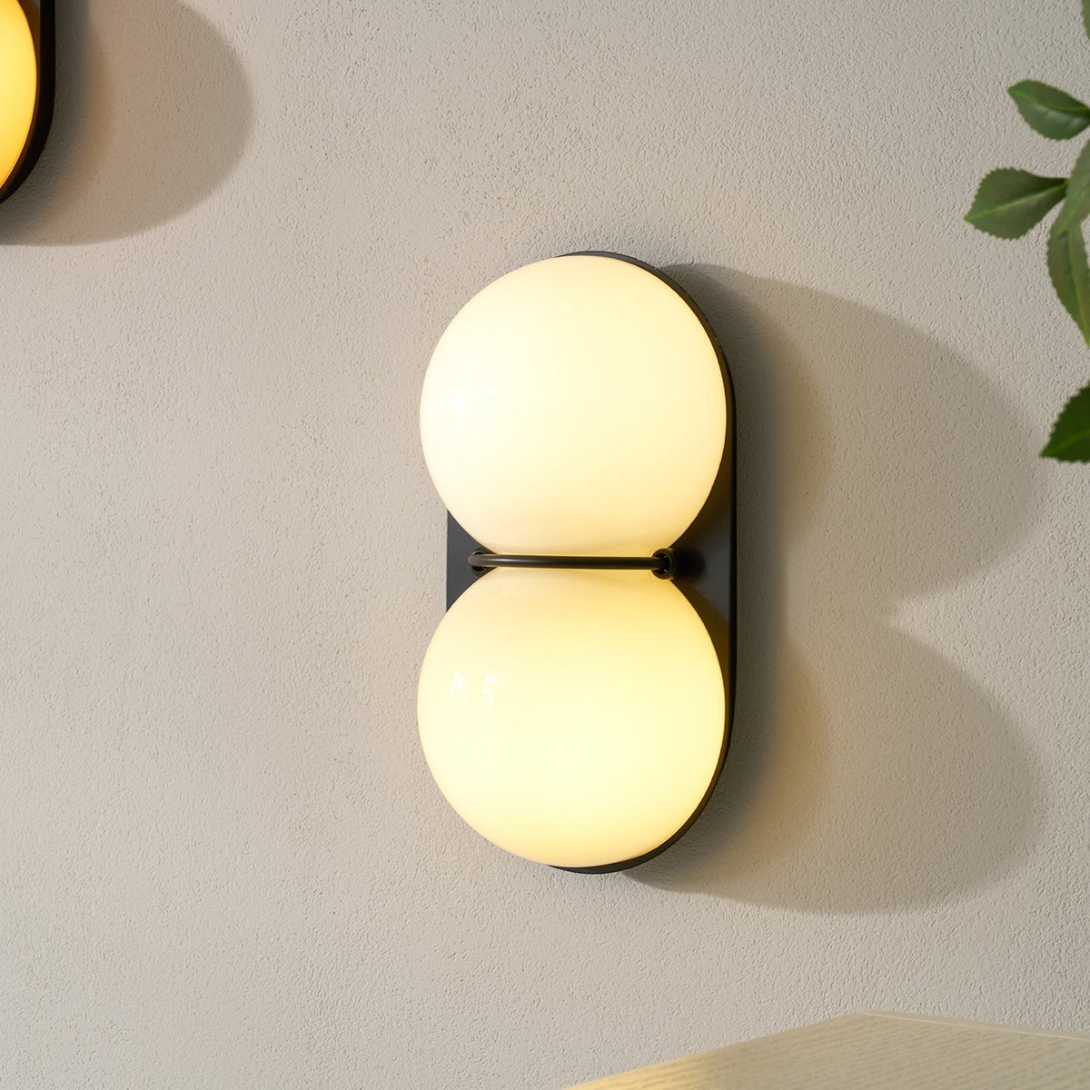 Moderne Dubbele Glazen Wandlamp - Speelse Verlichting met Gekleurde Glazen voor Slaapkamer & Kinderkamer