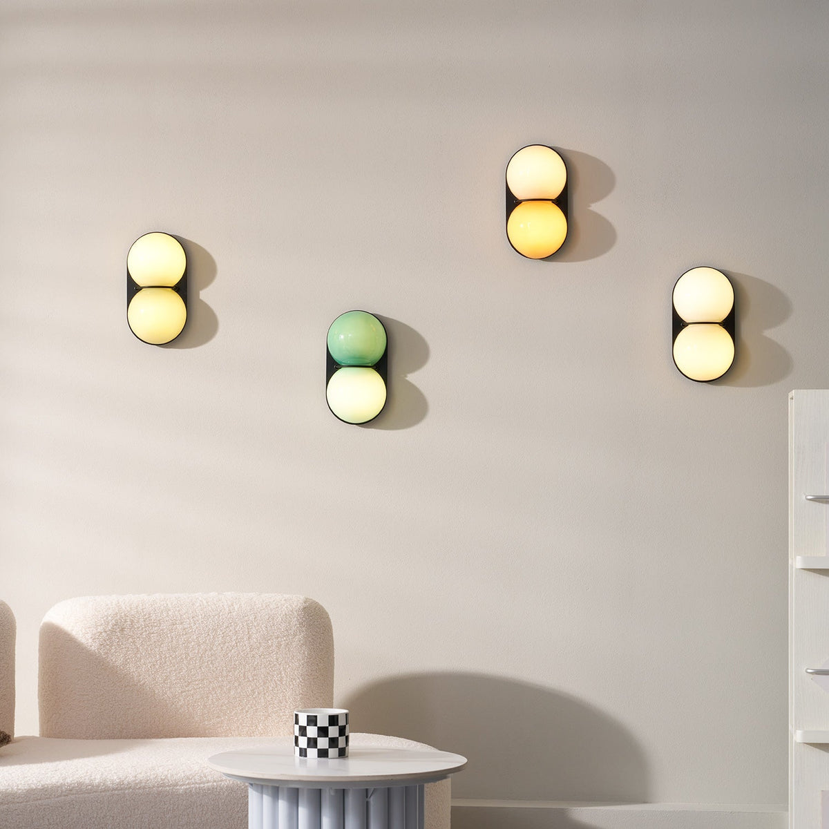 Moderne Dubbele Glazen Wandlamp - Speelse Verlichting met Gekleurde Glazen voor Slaapkamer & Kinderkamer