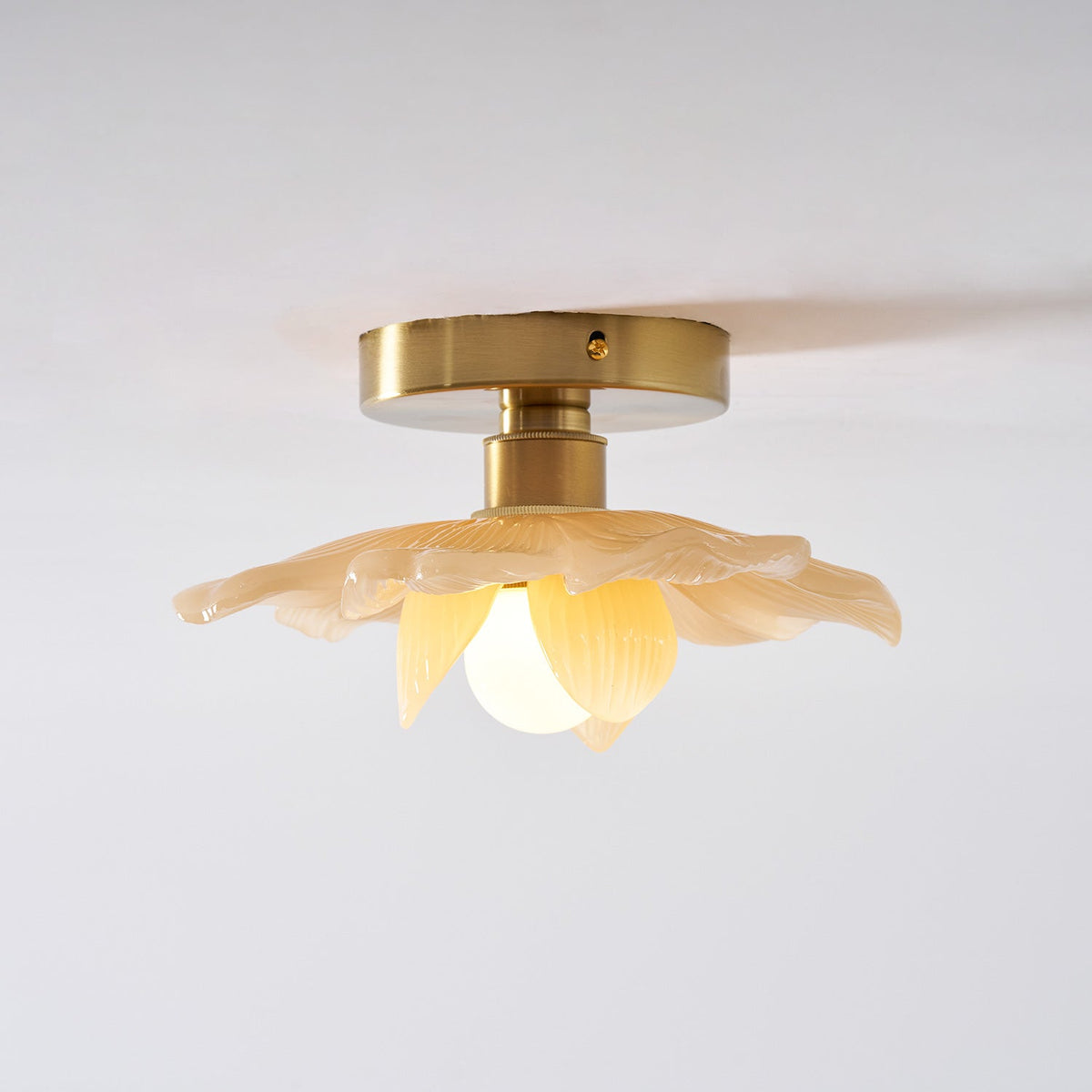 Plafondlamp met Bloesemontwerp in Hars en Messing - Elegante Verlichting voor Slaapkamer en Gang