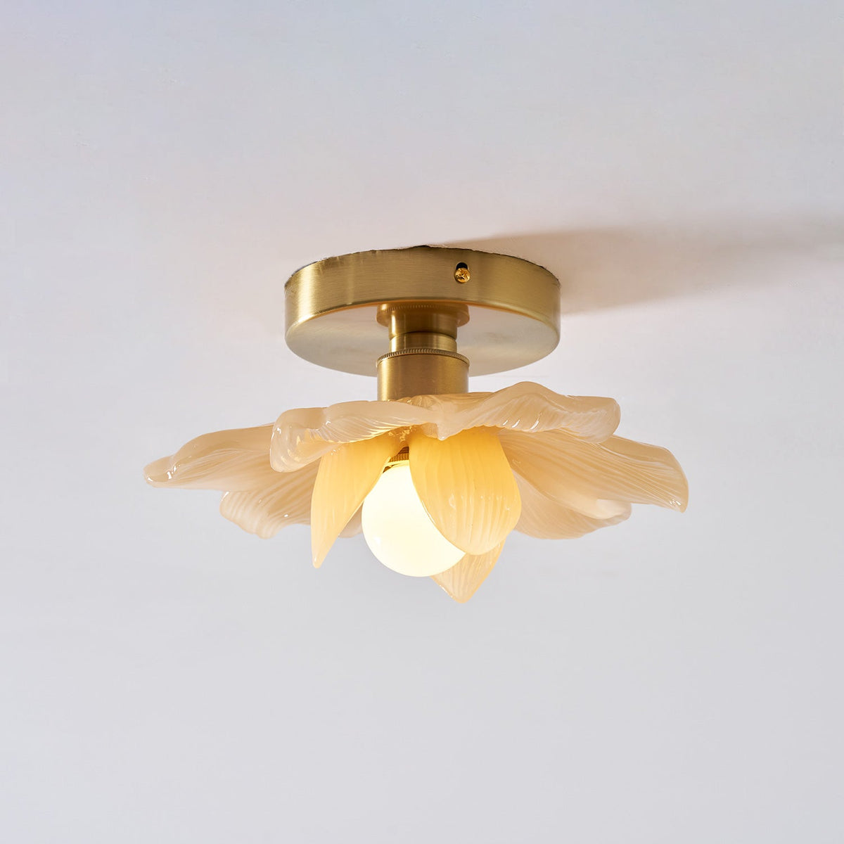 Plafondlamp met Bloesemontwerp in Hars en Messing - Elegante Verlichting voor Slaapkamer en Gang