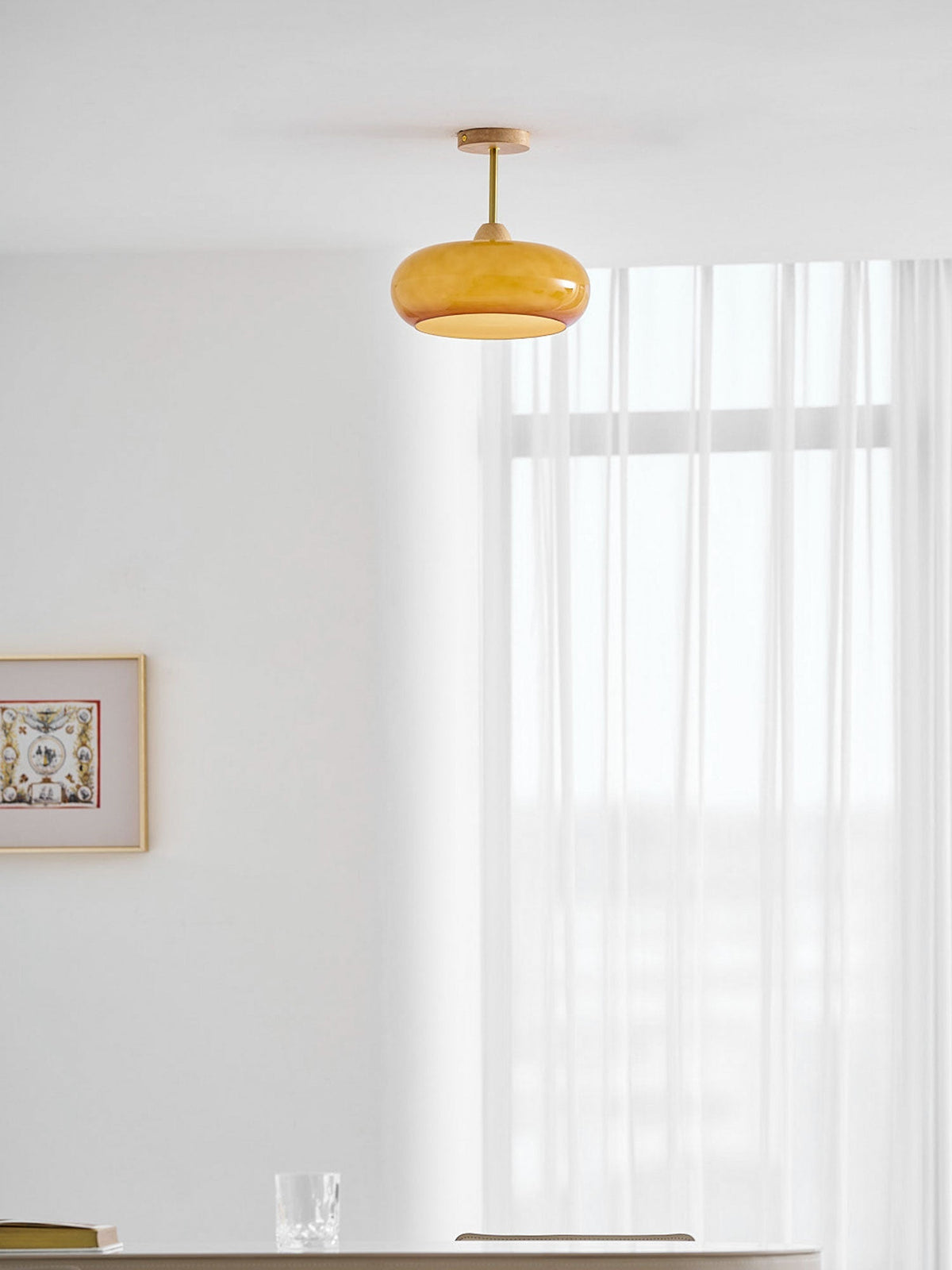 Vintage Bauhaus Plafondlamp met Glazen Schijf - Natuurlijk Houten Frame in Oranje of Wit - Ø28cm Verlichting voor Mid-Century Modern Interieur