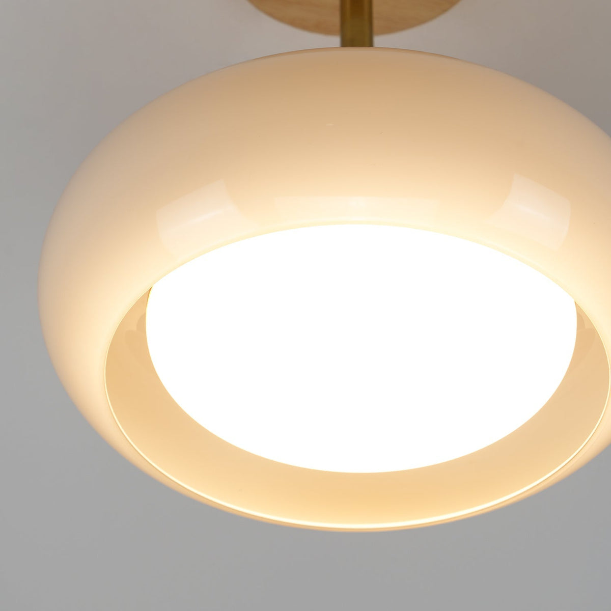 Vintage Bauhaus Plafondlamp met Glazen Schijf - Natuurlijk Houten Frame in Oranje of Wit - Ø28cm Verlichting voor Mid-Century Modern Interieur
