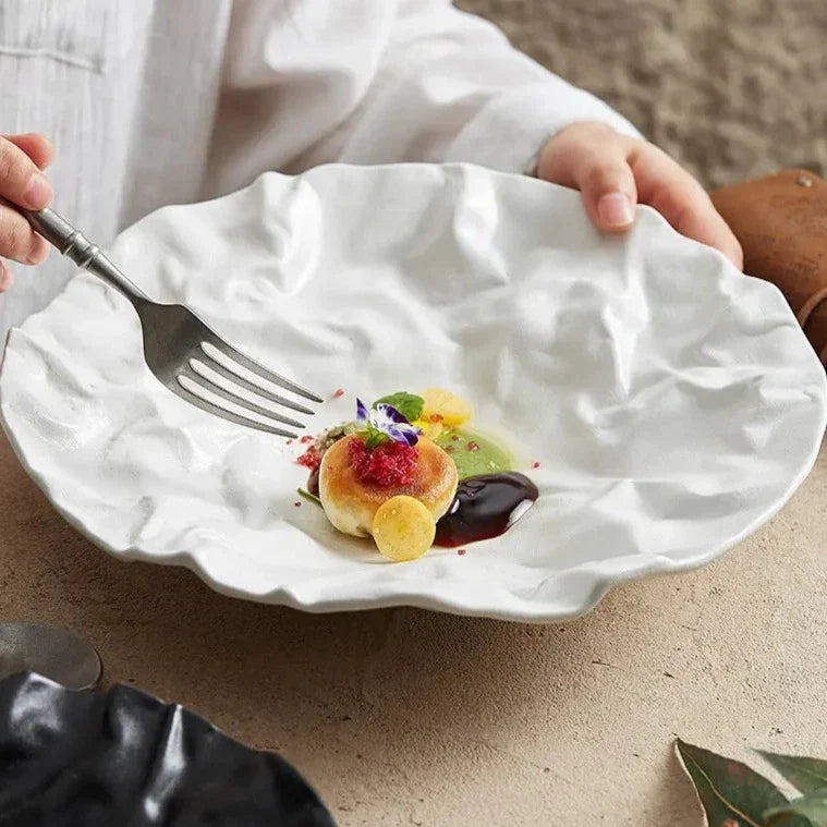 Keramische Kom met Golvende Structuur 23cm & 28cm Wit en Zwart Serviesschaal voor Salades en Soepen Stijlvol Tafelstyling