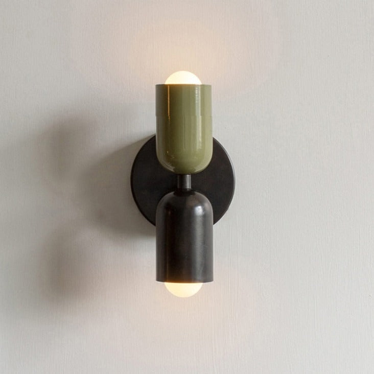 Moderne Wandlamp met Kleurrijke Kap - Glazen Lichtpunt voor Levendige Ruimtes