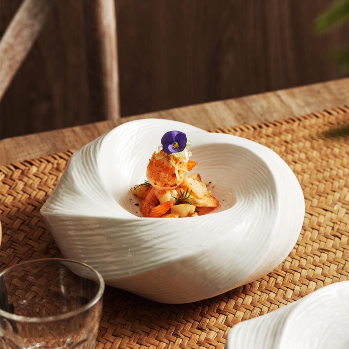 Keramische Serviesschaal met Draaikolkpatroon - Modern Dinerschaal voor Dagelijks Gebruik - Handgemaakt Design