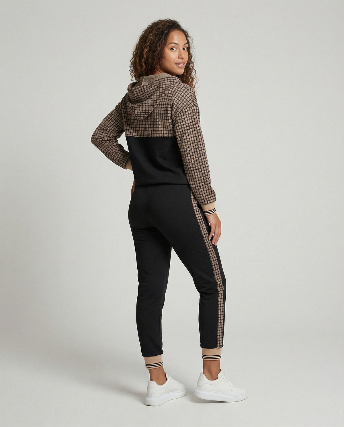 Premium Dames Joggingpak met Comfortabele Pasvorm - Zachte Loungewear voor Thuis en Vrije Tijd