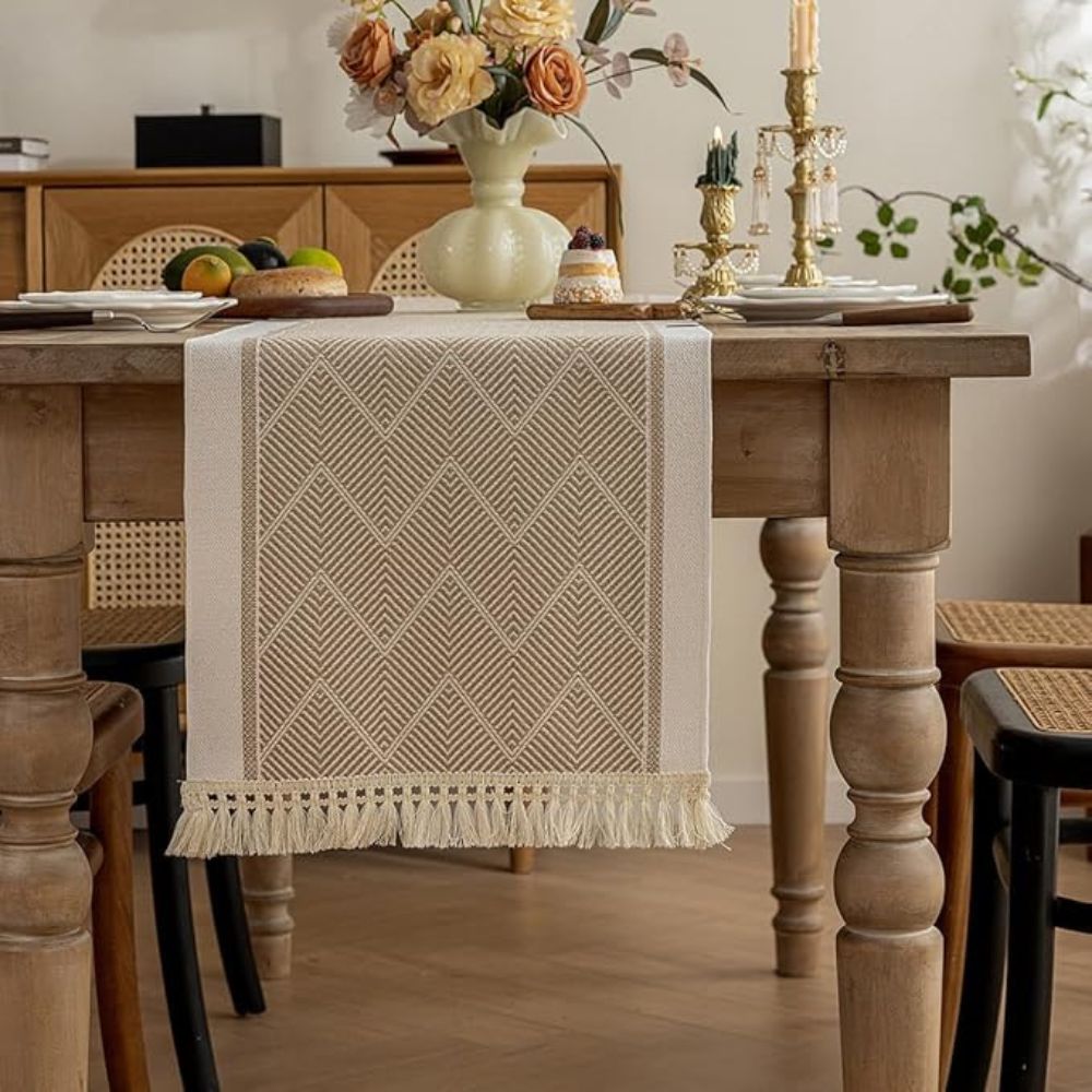 Luxe Geweven Tafelloper met Zigzagpatroon – Scandinavische Tafelloper voor Eettafel & Interieur