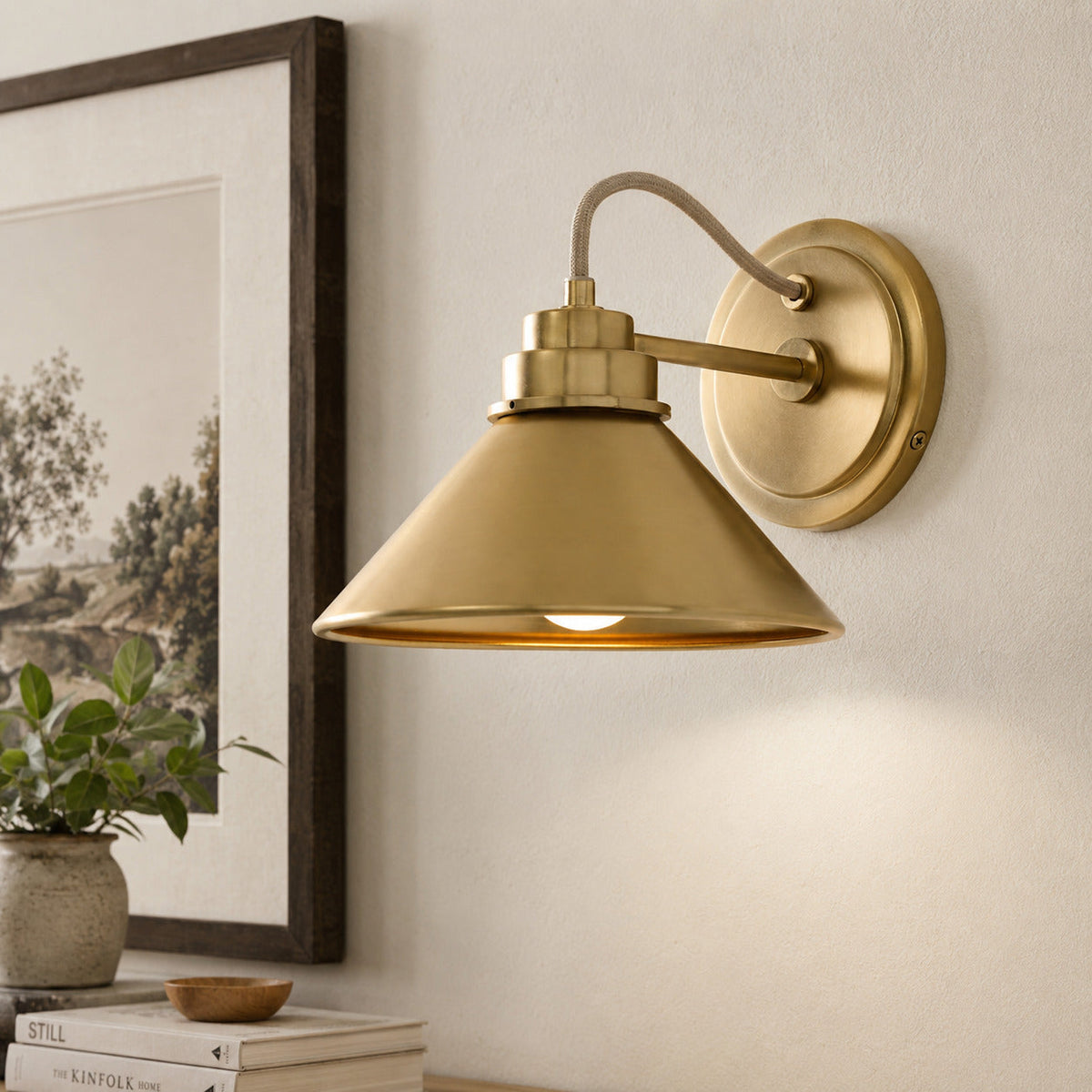 Globe Wandlamp met Gebogen Arm - Moderne Industriële Verlichting voor Badkamer, Slaapkamer en Gang