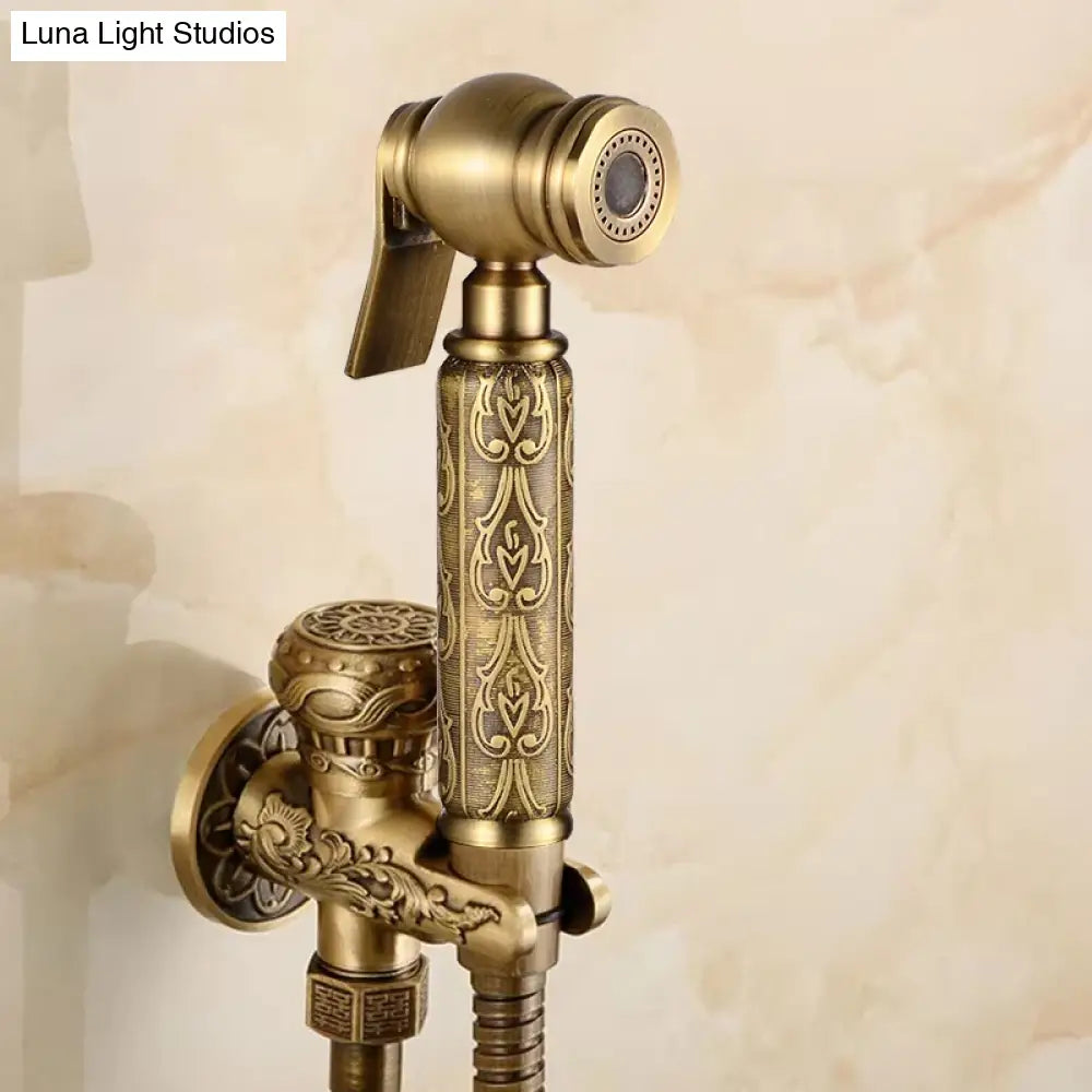 Wandmontage Bidet Sproeier Koud Water Horizontale Straal Antiek Gesneden Messing Toilet Douchekit Sanitair