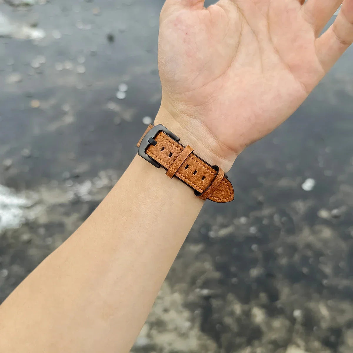 Leren Smartwatch Bandje Bruin met Metalen Gesp Verstelbaar Ademend Polsbandje voor Dagelijks Gebruik